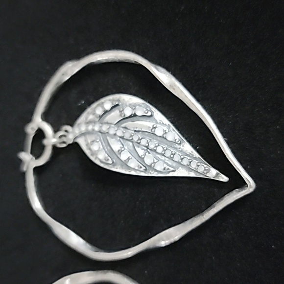 Leaf Hoop Earrings - Picture 2 of 4